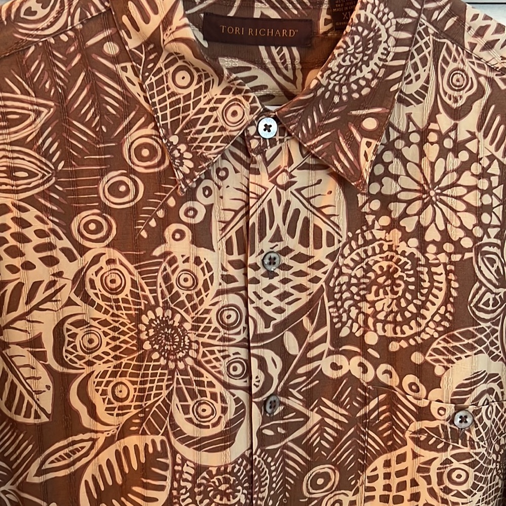 Mens short sleeve light weight,24” pit to pit, 30 “ collar to hem.
